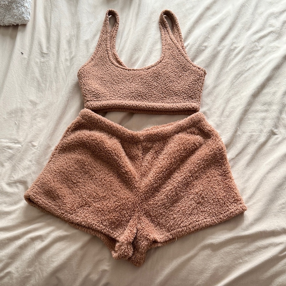 Victoria's Secret Pink Fuzzy Lounge Set